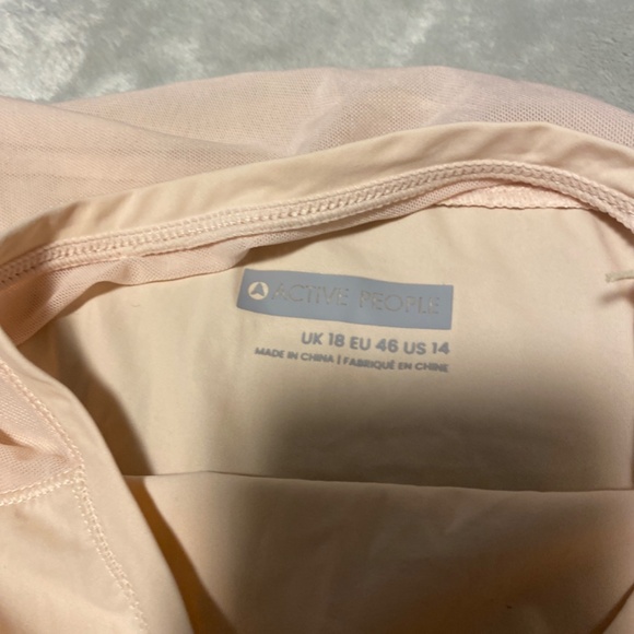 Active  People top - Picture 4 of 7